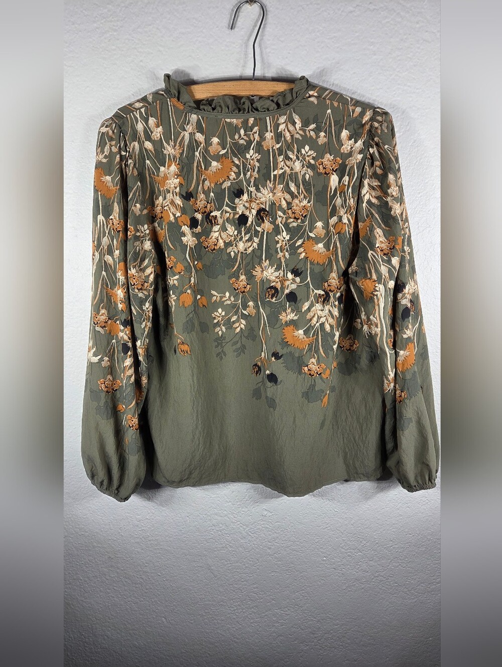 Como Black Olive Green Top Blouse Ruffle Tie Neck M Floral Boho Long Sleeves - Picture 2 of 14